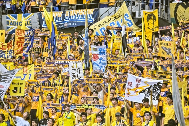 【仙台サポーターアルバム(1)】千葉戦に2000人が駆け付けたベガルタ仙台のサポーター写真99枚！ 雨中で声援鳴り響かせた「ジェフユナイテッド千葉ーベガルタ仙台」の画像054