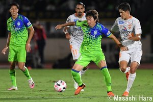 「過去最酷」今季J1「ボトム4」から脱け出すのは？(1)「戦力流出」と「得点力不安」湘南と福岡の画像