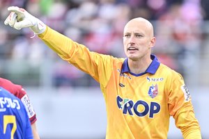 Jリーグを衰退させる｢1試合平均2.17｣の大問題(2) W杯優勝監督が主張した｢10人制｣、｢大きくする｣｢キックイン｣案も…ラモス瑠偉の｢得意技｣を封じた採用ルールの画像