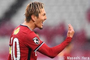 鹿島に復帰の鈴木優磨「小笠原満男からの背番号40」と「キャプテンマーク」の意味【Ｊリーグプレシーズンマッチ　鹿島アントラーズｖｓ水戸ホーリーホック】(2)の画像