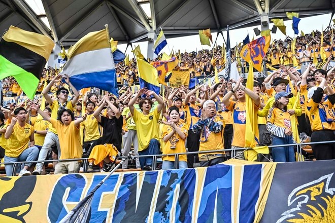 【仙台サポーターアルバム(2)】雨の試合に2000人！ 現地撮影した「ベガルタ仙台のサポーター写真99枚」！「ジェフユナイテッド千葉ーベガルタ仙台」の画像070