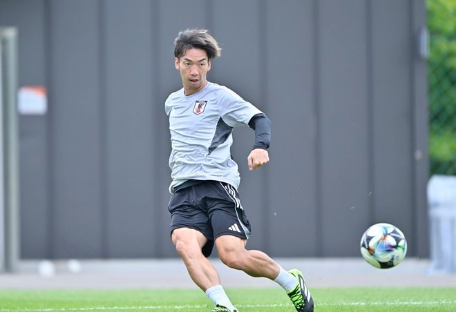 【サンフレッチェ広島「E-1」アルバム】J1広島に所属する日本代表5選手の13日＆14日の練習写真46枚！ジャーメイン良、中村草太、川辺駿、田中聡、荒木隼人、大迫敬介の現地写真の画像003
