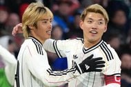 ｢まじいいやつ！｣怪物ハーランドの敗戦直後のピッチ上での旧友＆好敵手との“笑顔の抱擁”に称賛！｢ベリンガムの勝利を心から祝福するハーランド｣｢愛される理由がよく分かります｣の画像