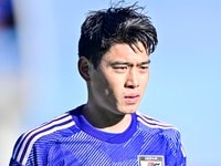 ｢中田英寿を思い出した｣とW杯に推す声多数！フライブルク鈴木唯人の逆転弾を生んだ｢倒れない｣｢ひたすら前にいく｣推進力抜群のドリブルが圧巻！