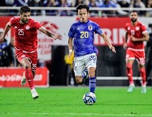 「手渡しは裏山すぎる」日本代表・久保建英がミニボールをファンへ直接渡すシーンが話題に！「一生の思い出や」「22歳とは思えぬ」の声の画像