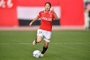 ｢可愛い｣｢似合う〜｣三菱重工浦和レッズレディース・遠藤優がベージュの「新ゴルフウェア姿」披露！ 年末に反響があった｢セグウェイゴルフ｣を公開の画像