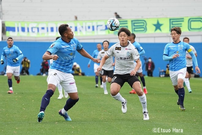 湘南のJ1残留は確定も横浜FCは降格の足音が近づく結果に【横浜FCvs湘南ベルマーレ】原悦生PHOTOギャラリー「サッカー遠近」の画像005