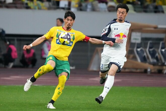 開始5分の背番号10の先制ゴールで幕開け！雨天の国立での1位と3位の上位対決はアウェイチームに軍配【ジェフユナイテッド千葉vsRB大宮アルディージャ】PHOTOギャラリー27連写の画像019