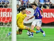 「谷口ズバ抜けて別格」サッカー日本代表選手たちがネクタイ結びに悪戦苦闘!「料理人の雰囲気ある笑」などピッチ外でもキャラクターを存分に披露の画像