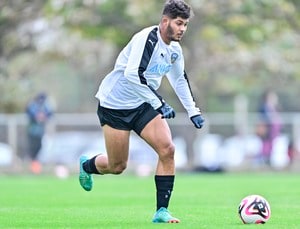 「逆足でこれかよ」「バケモンすぎる」川崎の新加入ブラジル人FWの「相手を翻弄する技術→逆足なのに強烈シュート映像」に驚愕の声続々！ ACLで見せた“怪物の片鱗”プレーの画像