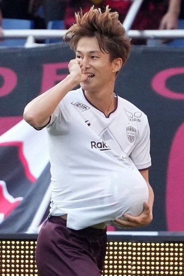 お肌白くて綺麗｣｢ベビちゃんムスッとすごい｣J1神戸MF井出遥也の元E