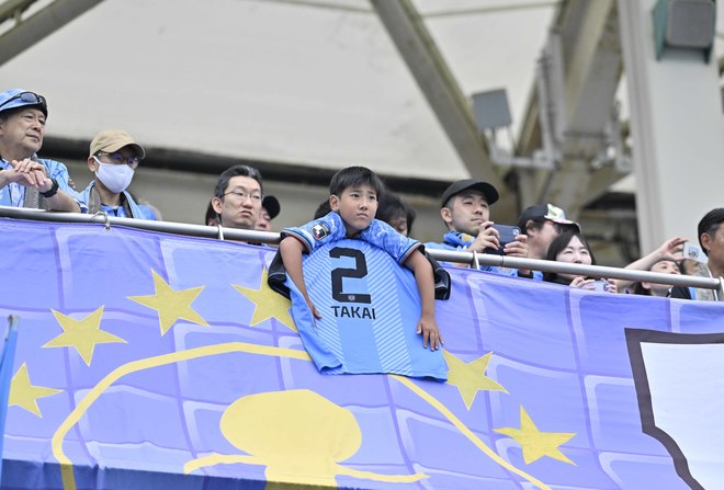 【サポーターアルバム】完封勝利後に笑顔＆万歳見せた「川崎フロンターレの試合後のサポーター写真83枚」！ ホーム連勝を熱狂的サポート「川崎フロンターレーセレッソ大阪」の画像019