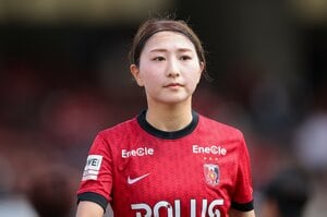 ｢ゆず可愛くて無理｣!! 三菱重工浦和レッズレディース・塩越柚歩の私服オフショット画像に｢似合いすぎてる｣など大反響！ ｢服もモコモコしててすき｣と投稿したレアショットの画像