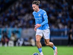 「何してんだよ笑」イングランド代表MFがお笑いコンビ「ミキ」に無茶ぶり！ まさかの絡みにも双方とも「ノリいい笑」と高評価の画像