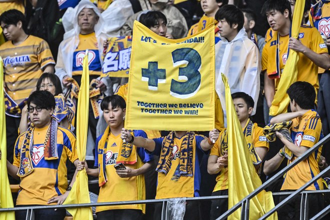 【仙台サポーターアルバム(1)】千葉戦に2000人が駆け付けたベガルタ仙台のサポーター写真99枚！ 雨中で声援鳴り響かせた「ジェフユナイテッド千葉ーベガルタ仙台」の画像099