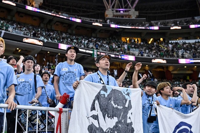 【サポーターアルバム】サウジアラビア・ジェッダ開催のACLE決勝に川崎サポーター700人が集結！ 現地で声援を送ったサポーター写真78枚「アル・アハリー川崎フロンターレ(1)」の画像007