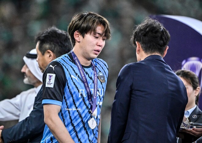 【川崎フロンターレアルバム】ACLE決勝で無念の負傷交代した三浦颯太の写真31枚！ 出場を続けた気迫の左SBのピッチ内外の姿「アル・アハリー川崎フロンターレ」の画像026
