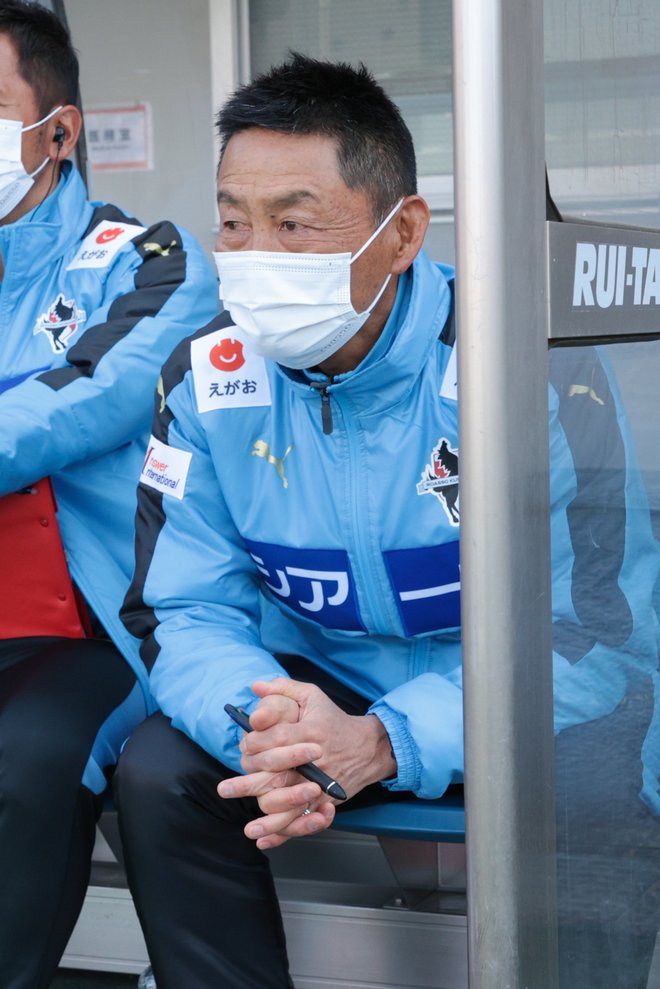 【J2「大記録」】12位・熊本が横浜FCをアウェイで撃破した「必然」!首位クラブを圧倒した攻撃力「アディショナルタイムの“3つのワンタッチ決勝点”」!!【戸塚啓のJ2のミカタ】(1)の画像