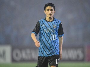 「溢れ出る高校1年生感」「普通に高校球児に見える」川崎の10番・大島僚太が突然披露した「高校球児コスプレ姿」が大反響！「ハロウィン以外でコスプレとか貴重すぎるし嬉しすぎるぞ!!」の声の画像