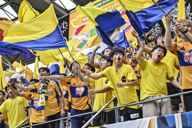 【仙台サポーターアルバム(2)】雨の試合に2000人！ 現地撮影した「ベガルタ仙台のサポーター写真99枚」！「ジェフユナイテッド千葉ーベガルタ仙台」の画像056