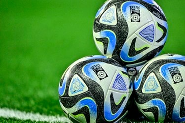 サッカーボールJリーグ公式球　2024年 かっこいい!!」Jリーグの2024年公式球に反応続々！「ピンク可愛くて