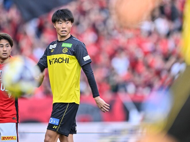 木下康介・垣田裕暉の２トップに古巣対決となった小泉佳穂が先発。前半2得点でアウェイで快勝飾る【試合アルバム】「浦和レッズ―柏レイソル」の画像021