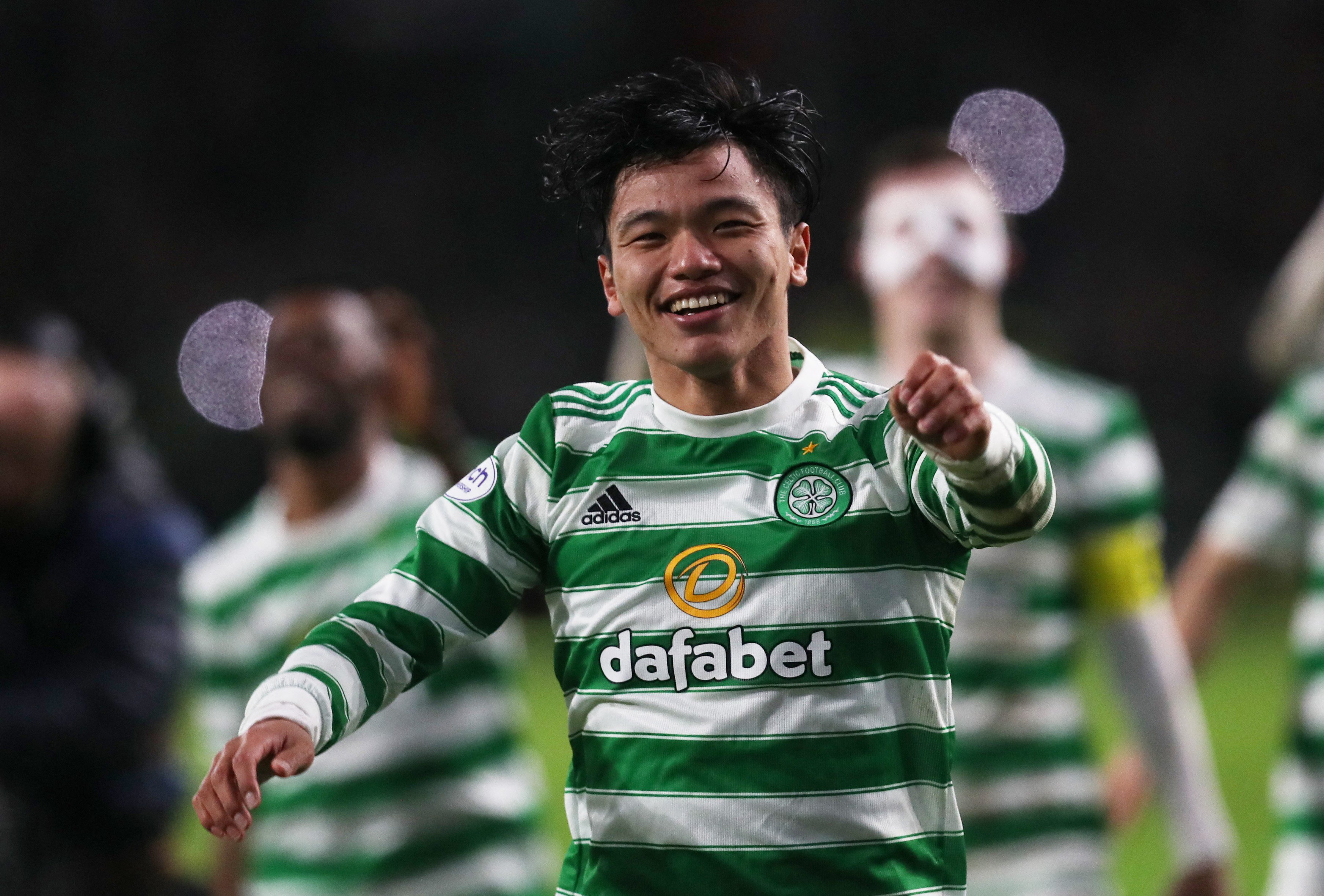 旗手怜央が衝撃の 2ゴール1アシスト サッカー日本代表返り咲きを狙う24歳がレンジャーズとの世界的伝統の一戦 オールドファーム で大爆発 セルティックを首位浮上させた 圧巻のプレー とは 動画 概要 海外サッカー ニュース 旗手怜央が衝撃の 2ゴール1アシスト サッカー日本代表返り咲きを狙う24歳がレンジャーズとの世界的伝統の一戦 オールドファーム で大爆発 セルティックを首位浮上させた 圧巻のプレー とは 動画 概要 海外サッカー ニュース