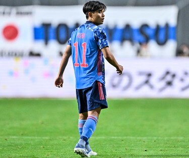 サッカー日本代表 久保建英がリーガのレアル ソシエダ完全移籍後の初日練習を迎える チーム恒例の熱烈歓迎も 最高です と話題の初日 密着映像 とは 動画 サッカー批評web