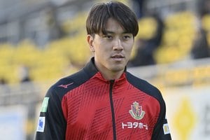 名古屋公式がピクシーとコラボ！「美しすぎる＆気持ちよすぎる“ガッツポーズお姉さん”」の画像