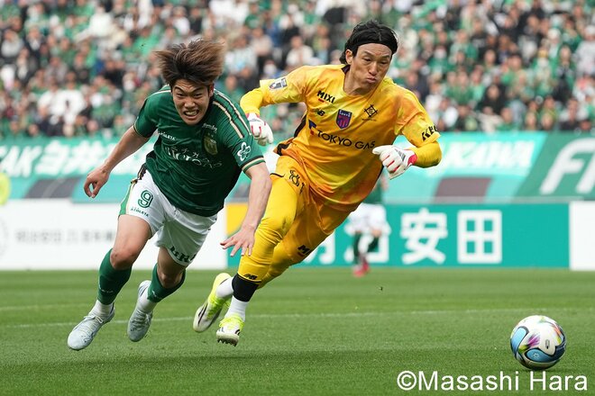 ｢Tokyo is Green｣意地のぶつかり合いとなった“東京ダービー”はスコアレスからのPK決着！東京Vサポーターが掲げた横断幕と歌い上げた｢緑が大好き｣チャント【東京ヴェルディvs FC東京】激闘PHOTOギャラリーの画像003