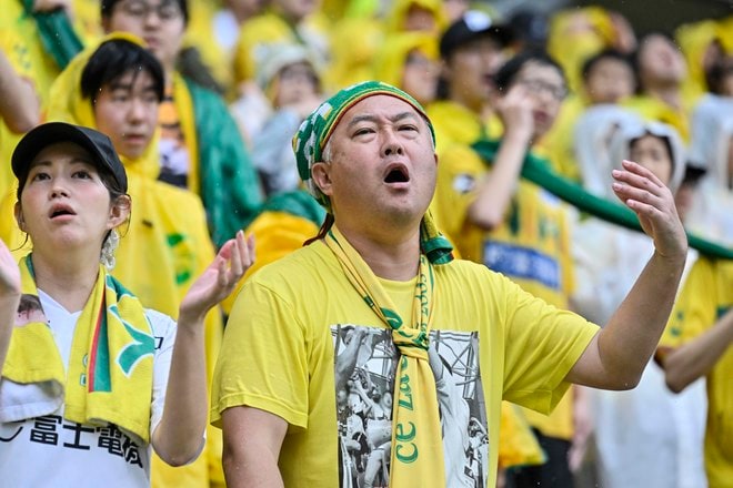 【千葉サポーターアルバム】雨の中で首位堅持のチームを後押しした「ジェフユナイテッド千葉のサポーター写真99枚」！ ゴール裏の熱狂ショット「ジェフユナイテッド千葉ーベガルタ仙台」の画像032
