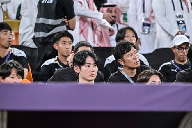 【川崎フロンターレアルバム】小林悠、大島僚太、ジェジエウ、宮城天らACLE決勝を見守った写真23枚！ ヴェロン、神橋良汰、土屋櫂大、野田裕人、クンヒョンも収録「アル・アハリー川崎フロンターレ」の画像019
