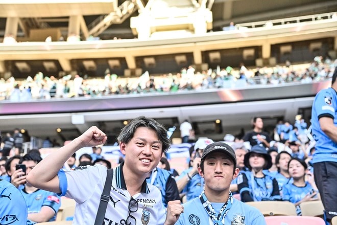 【サポーターアルバム】アジア青覇を果たすべく700人の川崎サポーターがACLE決勝に駆け付けた！ 現地で声援を送ったサポーター写真72枚「アル・アハリー川崎フロンターレ(2)」の画像009