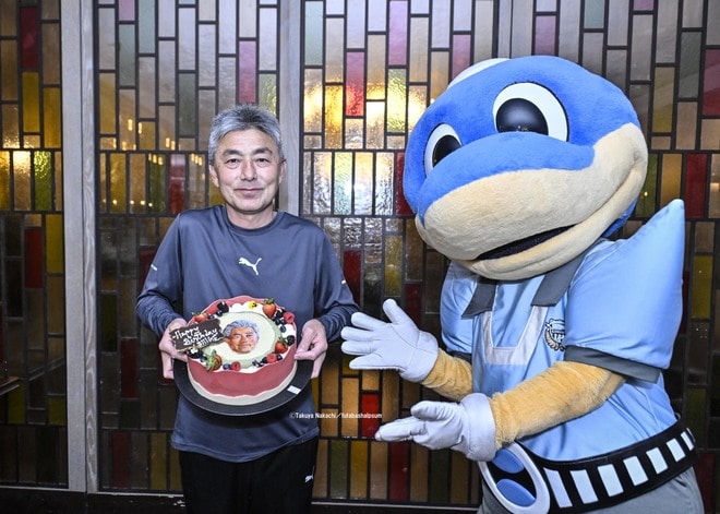 【川崎フロンターレアルバム】サウジアラビア到着翌日4月23日のジェッダ市内での「コーチングスタッフ＆クラブスタッフ写真」と「選手と子どもたちの交流写真」合計98枚！の画像097