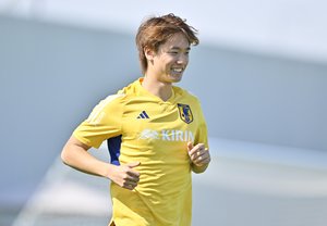 「こういうサッカーをずっとしたいわけではない」サッカー日本代表DF板倉滉が見据える4年後の日本代表。ボール保持に「とらわれすぎて戦うのも違う」の画像