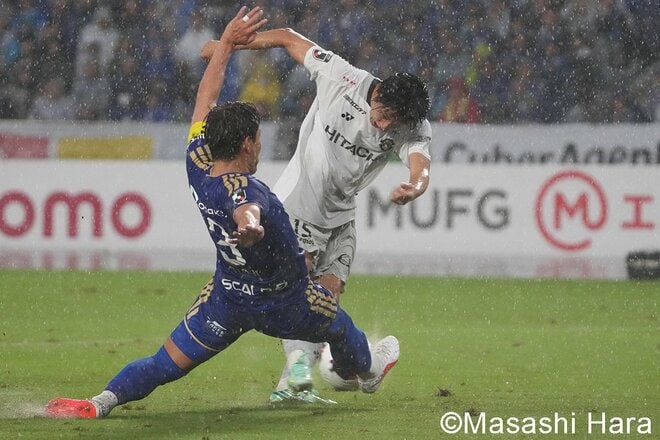 雨中の上位対決で柏が4発快勝！ 古巣との一戦に気合十分の藤尾翔太＆味方を鼓舞し続けた昌子源！ 瀬川祐輔が見事な2ゴール！ 【FC町田ゼルビアvs柏レイソル】激闘PHOTOギャラリーの画像005