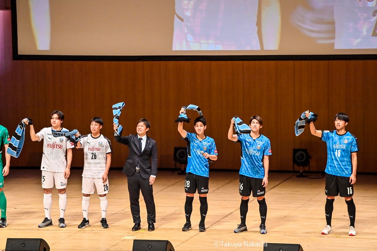 川崎フロンターレ新体制発表会でMCも泣いた！ 川崎信用金庫・理事長が