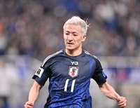 日本代表に期待をもたらすオーバーヘッド弾！ 前田大然の｢プスカシュノミネートあるレベル｣の鮮やかな一撃に現地大熱狂！｢オールドファームじゃん凄い｣｢三笘の穴を埋めてください｣