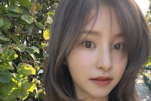 サッカー日本代表MF・堂安律、美人妻のお腹に当てた視線と意味深ジェスチャーにファンざわつく　花嫁姿に｢りかちゃん人形出して欲しいくらい国宝級｣の声もの画像