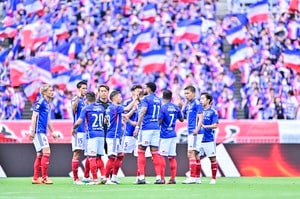 「ついに発売！」大人気アニメ『SPY×FAMILY』と横浜FMのJ30周年記念コラボグッズ発売にファン歓喜！「マリノスユニのアーニャ可愛すぎ」「売り切れませんように」との声の画像