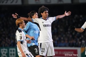ジャーメイン良が4発も…ロスタイムまでもつれる打ち合いに【川崎フロンターレvsジュビロ磐田】原悦生PHOTOギャラリー「サッカー遠近」の画像