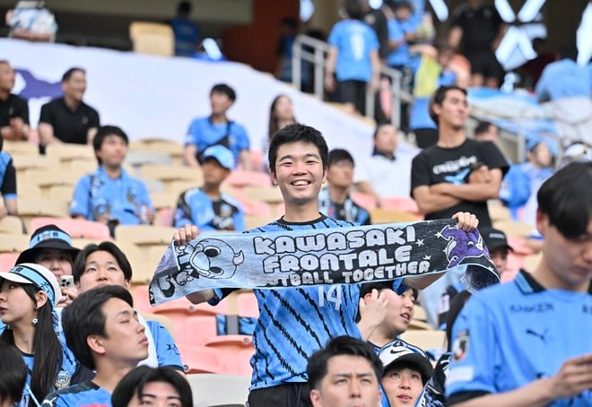 【サポーターアルバム】ACLE決勝に駆け付けた川崎サポーターは衝撃の700人！ 現地で声援を送ったサポーター写真81枚「アル・アハリー川崎フロンターレ(3)」の画像040