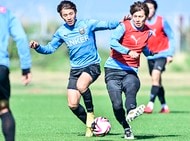 「ユニフォームよりインナーの方が好みな件」J1川崎のインナーシャツに思わぬ反応！「めっちゃええやん」「ユニにすれば良かったのに」の声の画像