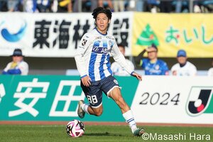 水戸MF津久井匠海のゴールで失点、山形｢アンラッキーだった｣春の芝生、｢遅すぎた｣サポート、｢改善すべき｣最終ライン【水戸VS山形戦で見えた｢光明｣と｢課題｣】(2)の画像