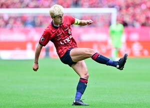 「これが一番優磨らしいゴール」J1鹿島のエースが「前線からの献身的な守備」で先制点を奪う！「したたかに狙っている」鈴木優磨らしさ溢れるプレーをファンも称賛の画像