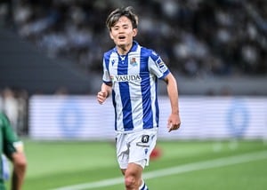 「いとも簡単に7人を手玉にとってる」ソシエダ久保建英のアシスト未遂の流れるようなチャンスメイクに脚光！「やっぱタケすごいよ！」「シルバ師匠のよう」の声の画像