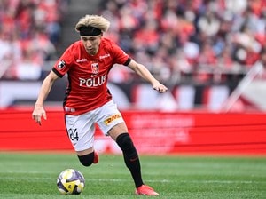「キレッキレのゴラッソ！」J1浦和“新エース”松尾佑介の幻惑フェイントからの鋭いカットイン弾に反響！「マッツォ最高！」「松尾のゴールほぼマネじゃん」の声の画像