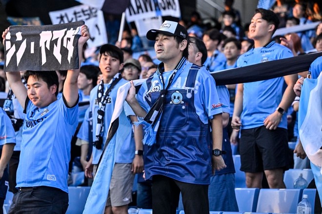 【サポーターアルバム】平日ナイターの試合前から駆け付けた川崎フロンターレのサポーター写真84枚！ 夕日に照らされながらの等々力ショット「川崎フロンターレー横浜FC」の画像015