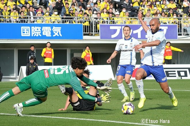 ロドリゲス監督も｢完成度の高い試合｣と称賛、ガンバ大阪の｢アブない刺客｣の猛攻を退けて柏レイソルが4位浮上【柏レイソルvsガンバ大阪】原悦生PHOTOギャラリーの画像001