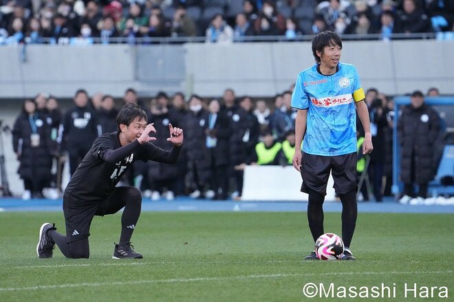 中村憲剛引退試合｢川崎フロンターレ最後の日｣激写　澤穂希、吉田沙保里、息子も参戦！盟友・高原直泰2ゴール、代表SB内田篤人＆長友佑都マッチアップ、最後はイケメン谷口彰吾のお茶で｢アガリ」の画像007